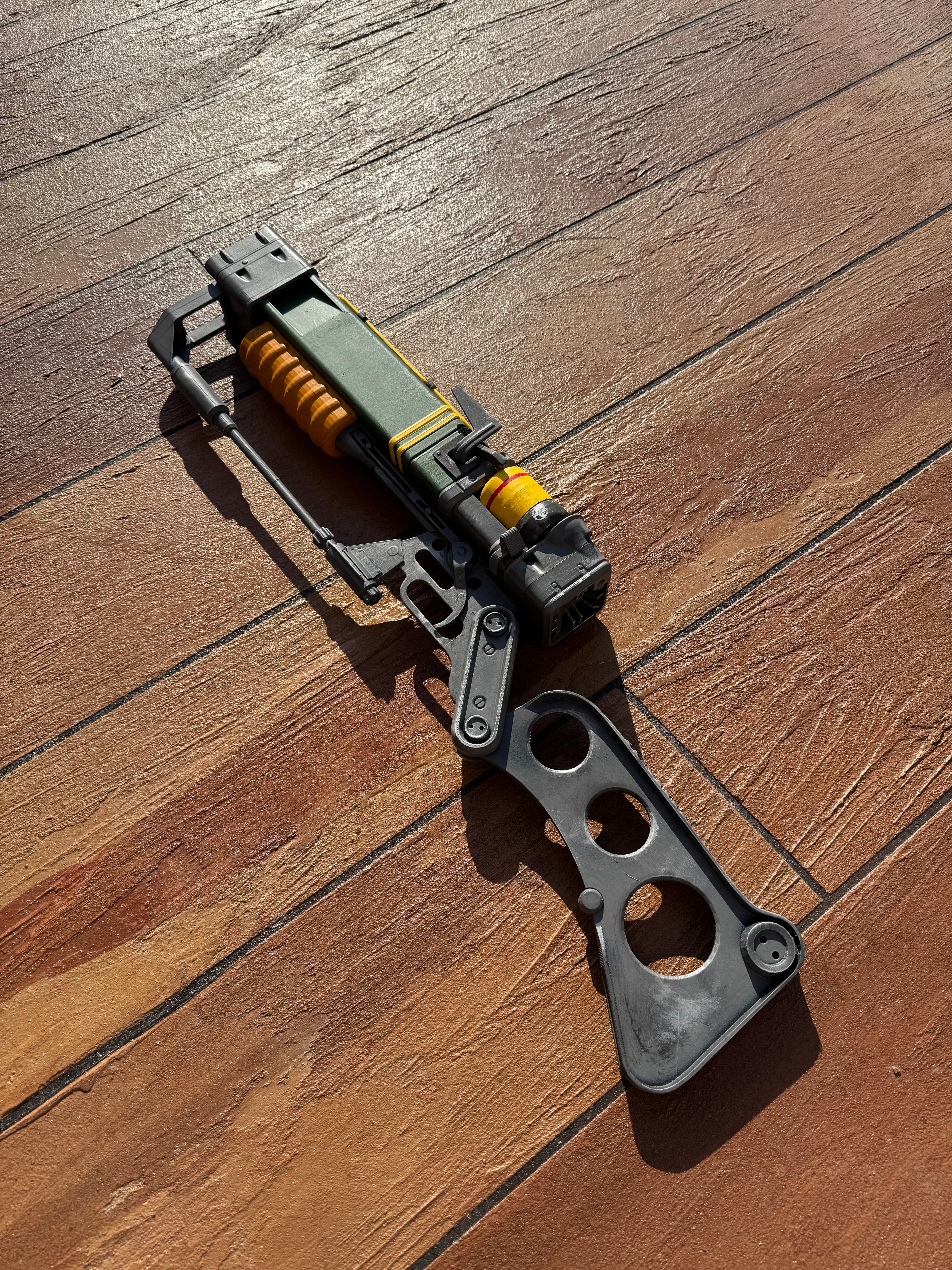 Fallout-Inspired Laser Rifle Prop
