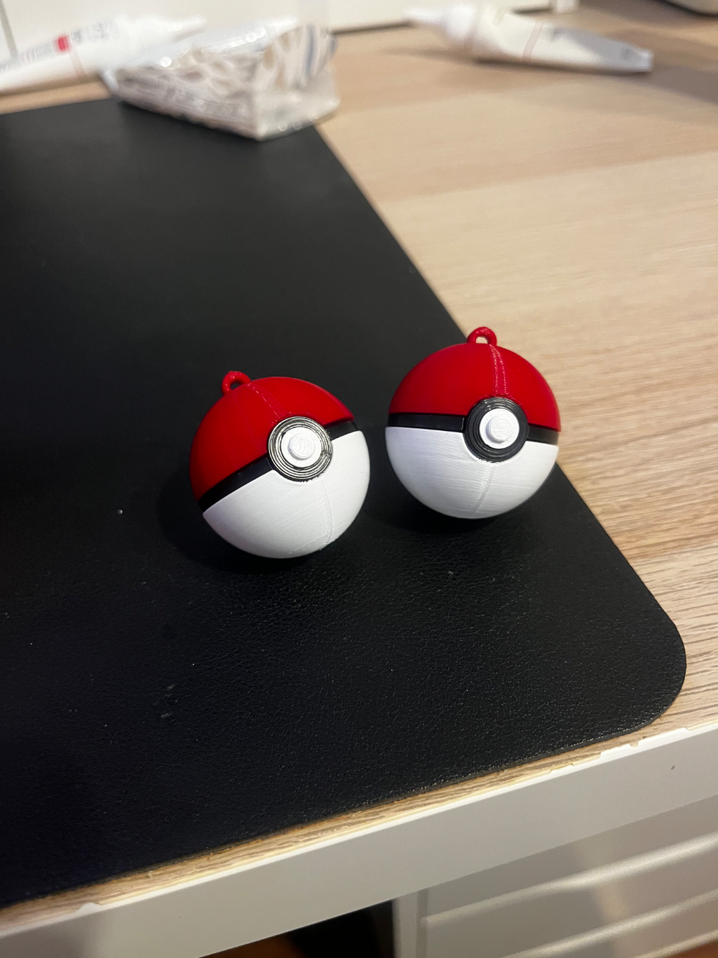Pokemon Pokeball Keychain