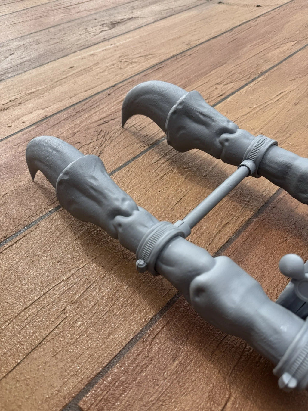 Fallout-Inspired Deathclaw Gauntlet