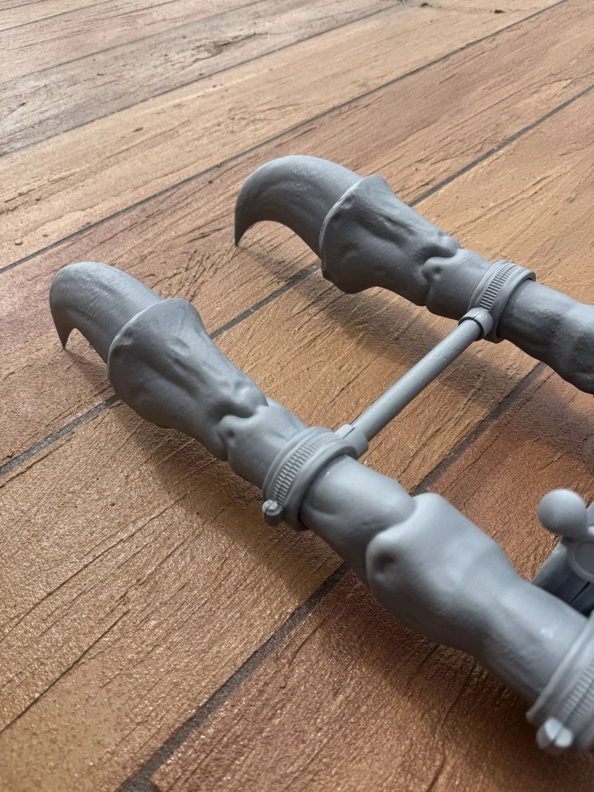 Fallout-Inspired Deathclaw Gauntlet